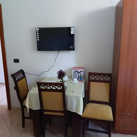 Gasthof A-vila Golem (Tirana)