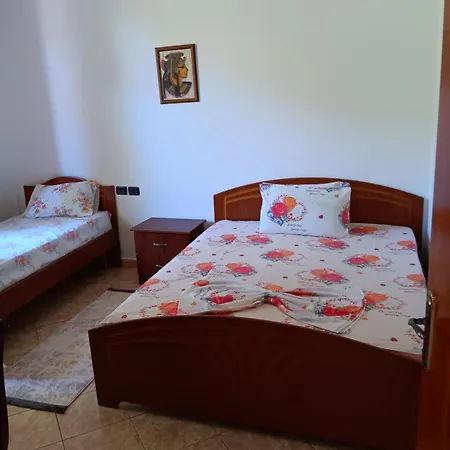 Gasthof A-vila Golem (Tirana)